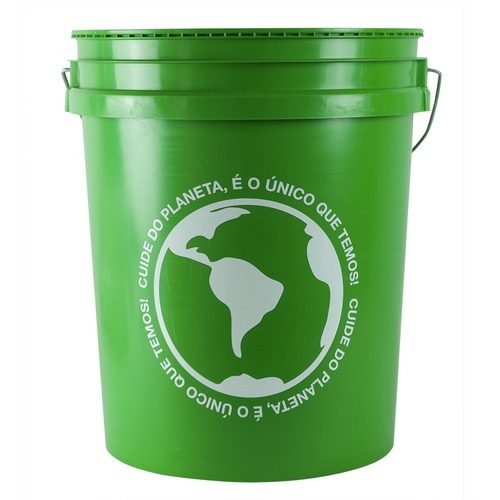Balde multiuso com capacidade de 20 litros 