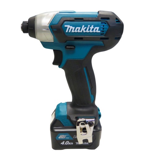 Parafusadeira de impacto com 2 baterias 12 volts Parafusadeira de impacto com 2 baterias 12 volts