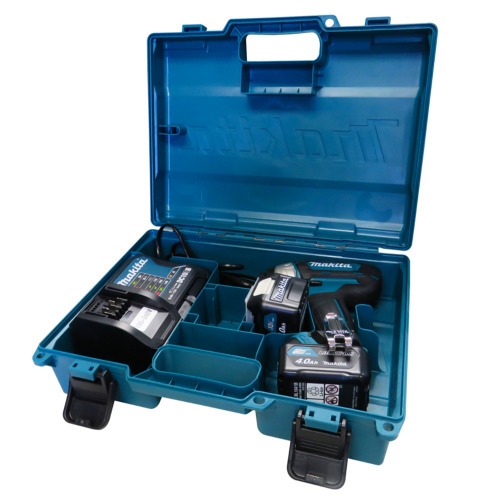 Parafusadeira de impacto com 2 baterias 12 volts Parafusadeira de impacto com 2 baterias 12 volts