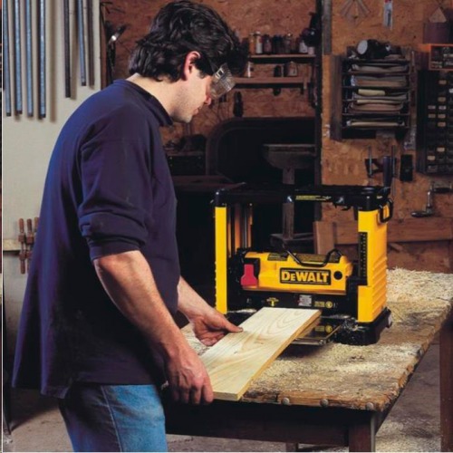 Plaina Desengrossadeira port�til 1.800 Watts - DW733  110V