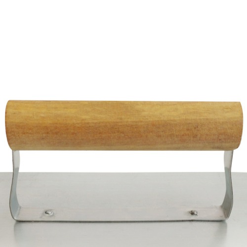 Desempenadeira em ao com cabo de madeira 