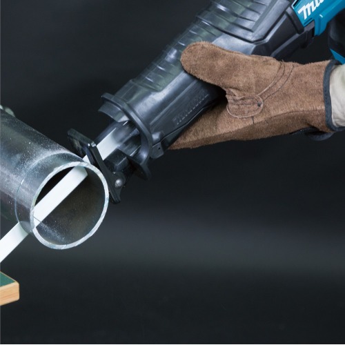 Serra sabre a bateria 18 Volts velocidade varivel Sem Bateria - DJR360Z