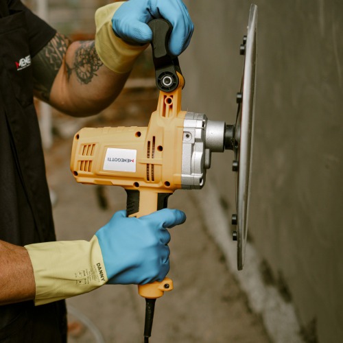 Desempenadeira elétrica 1200 watts 380 mm - MDE 110V Desempenadeira elétrica 1200 watts 380 mm - MDE 110V