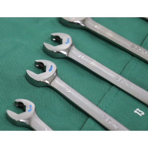 Jogo de chave combinada com catraca speedy de 8 a 18 mm com 7 peças - ST09024SJ Jogo de chave combinada com catraca speedy de 8 a 18 mm com 7 peças - ST09024SJ