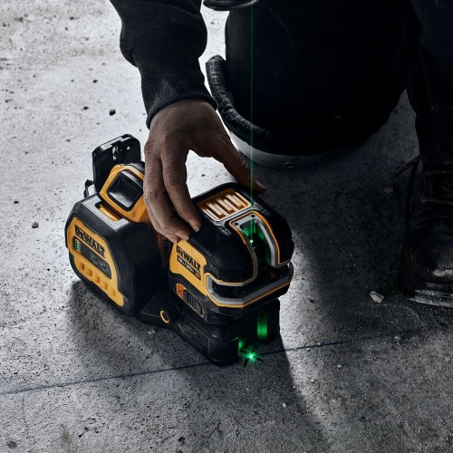 N�vel a laser verde a bateria 2 linhas e 2 pontos 85m sem bateria - DCLE34220GB