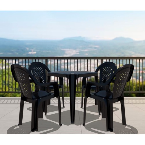 Conjunto de mesa Coruripe com 4 cadeiras pl�sticas com bra�o