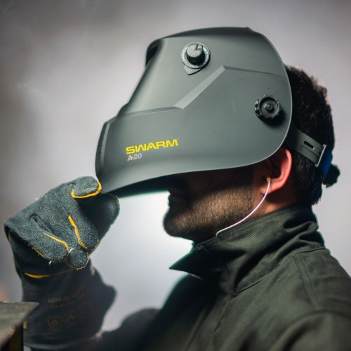 M�scara de solda com escurecimento autom�tico tonalidade de 9 a 13 - SWARM A20