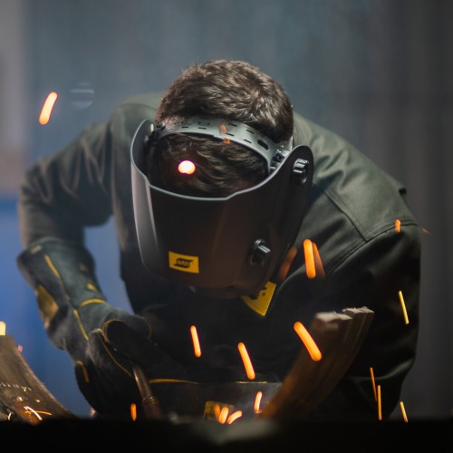 M�scara de solda com escurecimento autom�tico tonalidade de 9 a 13 - SWARM A20