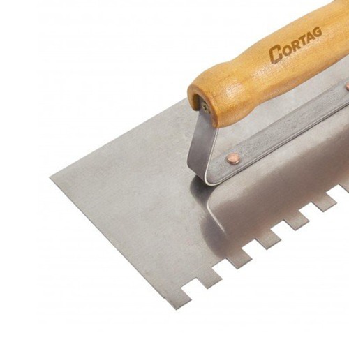 Desempenadeira em aço dentada com cabo de madeira 10x10mm - 60904 Desempenadeira em aço dentada com cabo de madeira 10x10mm - 60904