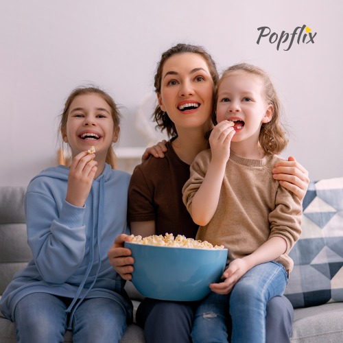 Pipoqueira elétrica com bico direcionador 1200 watts branco- PopFlix 110V Pipoqueira elétrica com bico direcionador 1200 watts branco- PopFlix 110V