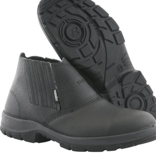 Botina em couro sintético com elástico Botina em couro sintético com elástico