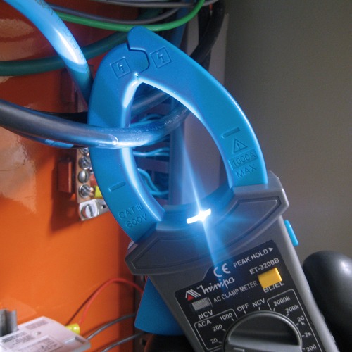 Alicate amperímetro digital - ET-3200B Alicate amperímetro digital - ET-3200B