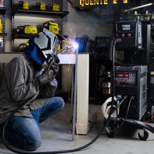 Inversora de Solda Multiprocesso 600A com Alimentador externo Trif�sica - TOUCH 600S-AE
