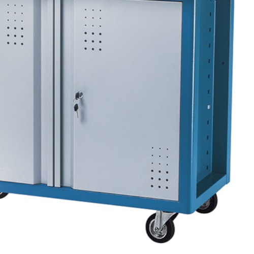 Bancada móvel com 2 portas de aço e tampo de madeira - 2009 Bancada móvel com 2 portas de aço e tampo de madeira - 2009