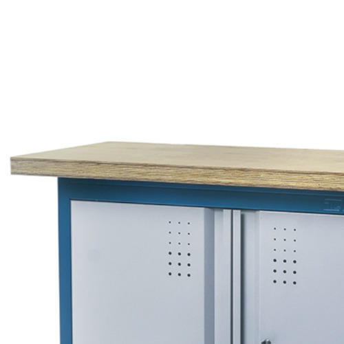 Bancada móvel com 2 portas de aço e tampo de madeira - 2009 Bancada móvel com 2 portas de aço e tampo de madeira - 2009