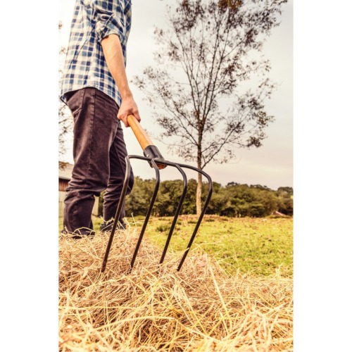 Forcado curvo de arame 4 dentes com cabo de madeira 120 cm