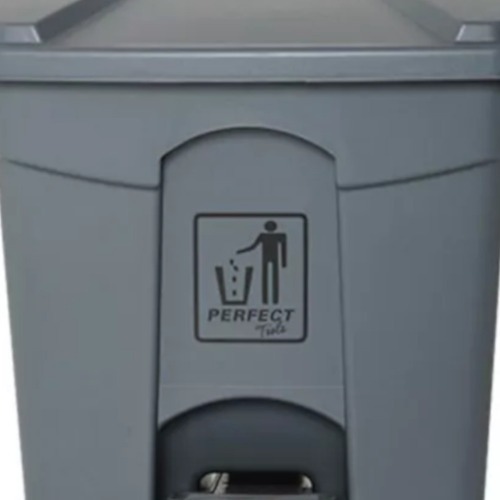 Lixeira plstica com pedal 35 litros