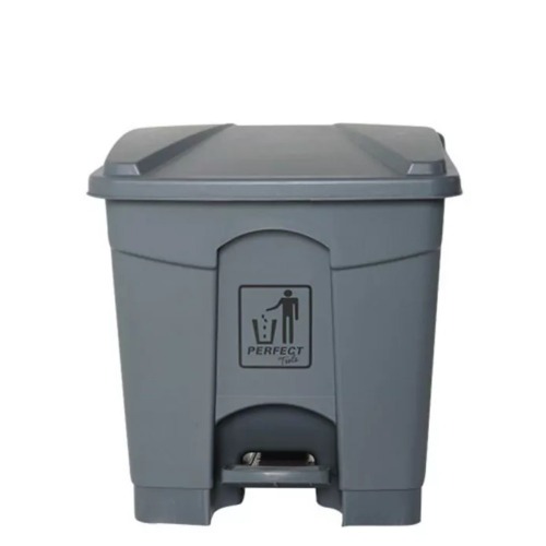 Lixeira plstica com pedal 35 litros