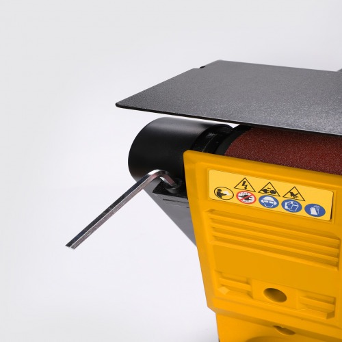 Lixadeira combinada 400 watts com rotação de 3550 rpm - LCM-4X6 110V/220V Lixadeira combinada 400 watts com rotação de 3550 rpm - LCM-4X6 110V/220V