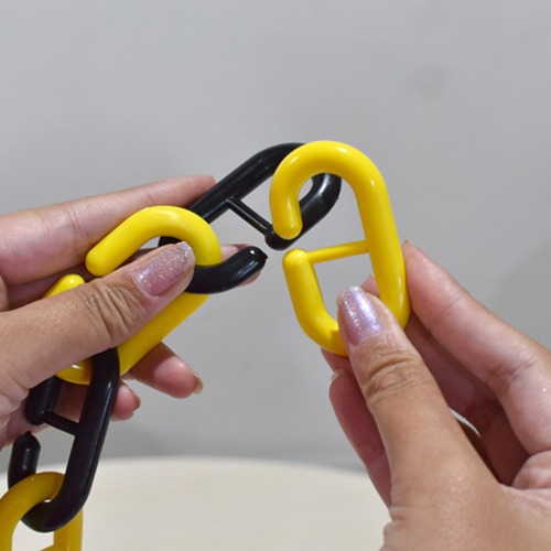 Corrente plástica de 9 mm pacote com 2 metros amarela e preta Corrente plástica de 9 mm pacote com 2 metros amarela e preta