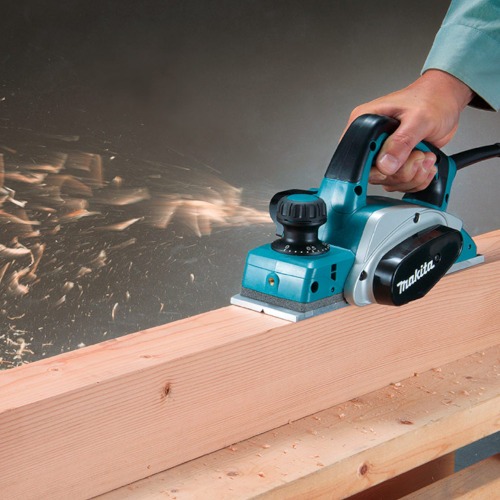 Plaina elétrica 620 watts com profundidade de corte 2,5 mm - KP0800 110V Plaina elétrica 620 watts com profundidade de corte 2,5 mm - KP0800 110V