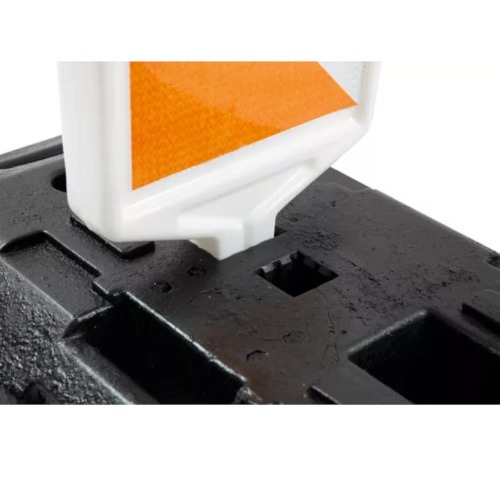 Barreira pl�stica vertical para sinaliza��o 1,30 m base de borracha - LAMELA