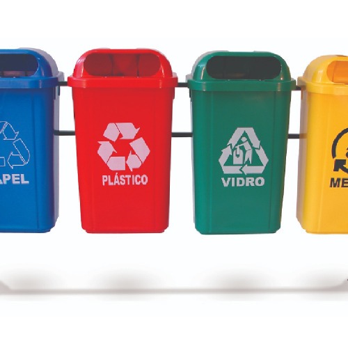 Kit com 4 lixeiras de 50L para coleta seletiva com suporte metálico Kit com 4 lixeiras de 50L para coleta seletiva com suporte metálico