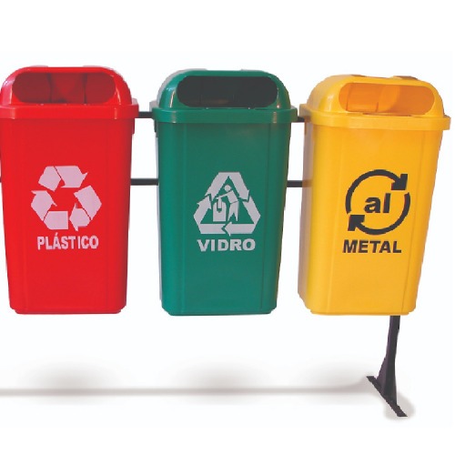 Kit com 4 lixeiras de 50L para coleta seletiva com suporte metálico Kit com 4 lixeiras de 50L para coleta seletiva com suporte metálico