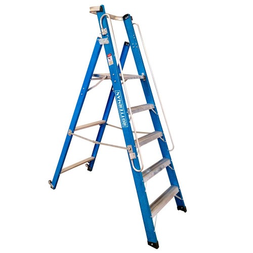 Escada plataforma fibra de vidro 4 degraus 1,5 m com rodas e corrimão - PAF150 Escada plataforma fibra de vidro 4 degraus 1,5 m com rodas e corrimão - PAF150