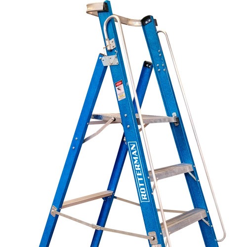 Escada plataforma fibra de vidro 4 degraus 1,5 m com rodas e corrimão - PAF150 Escada plataforma fibra de vidro 4 degraus 1,5 m com rodas e corrimão - PAF150