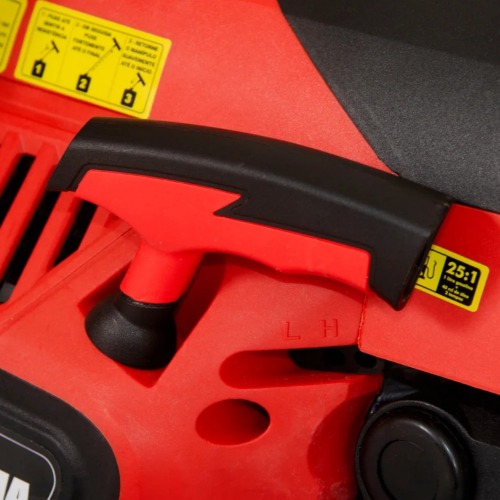 Motosserra a gasolina 49,2 cc com sabre de 18 Motosserra a gasolina 49,2 cc com sabre de 18