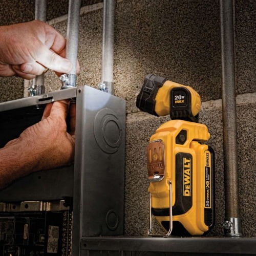 Lanterna led articulada a bateria 20V sem bateria - DCL044