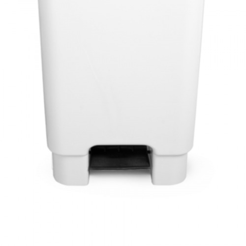 Lixeira pl�stica 50 litros com pedal - 013241