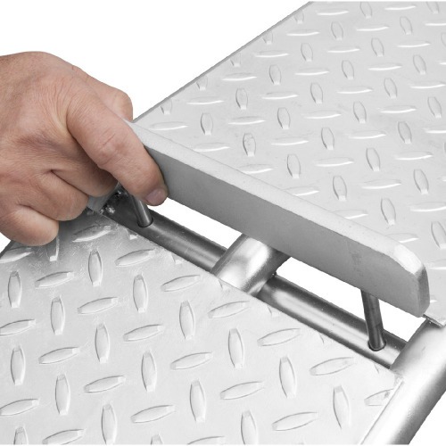 Rampa metlica para suporte e exposio de automveis - 107005