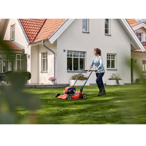 Cortador de grama a gasolina 3,6 hp corte de 56 cm com tração - LB256SP Cortador de grama a gasolina 3,6 hp corte de 56 cm com tração - LB256SP