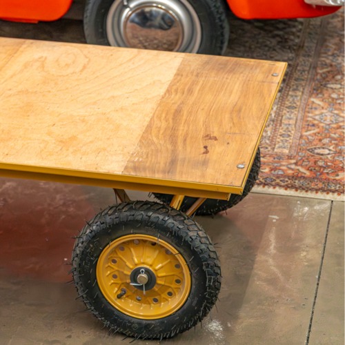 Carro plataforma com tampo em madeira 600 kg - RLL-5802 Carro plataforma com tampo em madeira 600 kg - RLL-5802