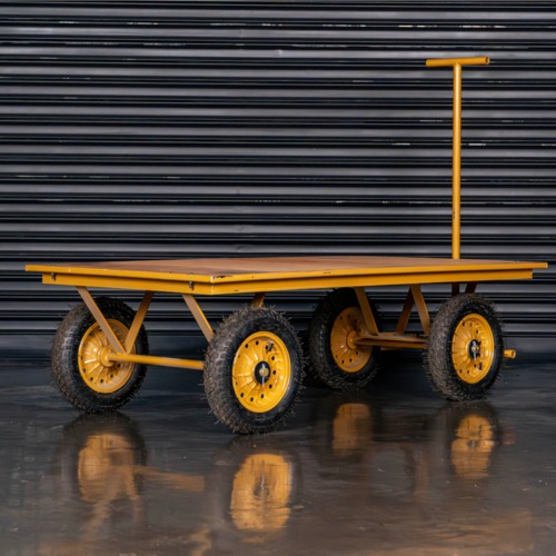 Carro plataforma com tampo em madeira 600 kg - RLL-5802 Carro plataforma com tampo em madeira 600 kg - RLL-5802