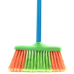 Vassoura dom�stica com cabo 1,20M - 0.4501